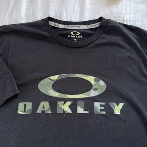 Oakley Black Short-sleeve Shirt with Camo Print Symbol Regular Fit, Men's Size M